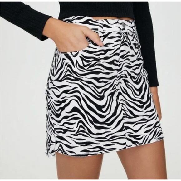 Wilfred Free Aritzia Zebra Black White Print Denim Mini Skirt - Picture 1 of 6